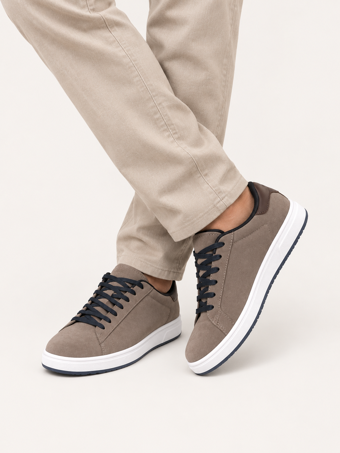 Men’s Casual Low-Top Lace-Up Sneakers